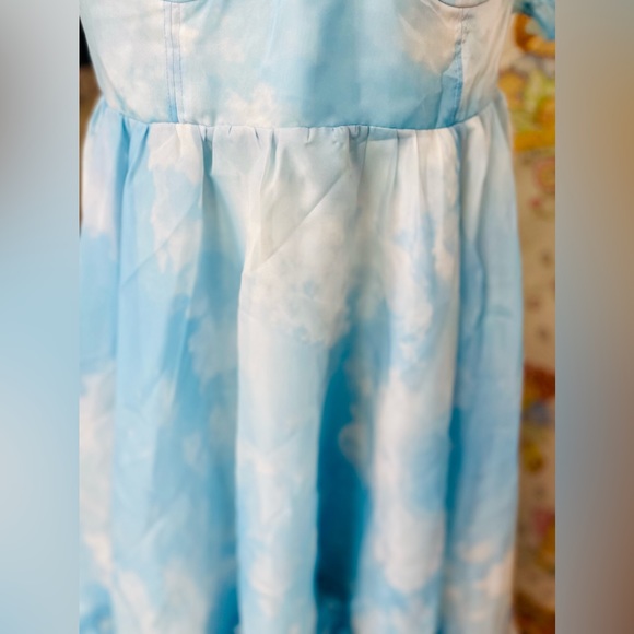 Selkie Head in the Clouds Ritz Gown - Picture 4 of 7